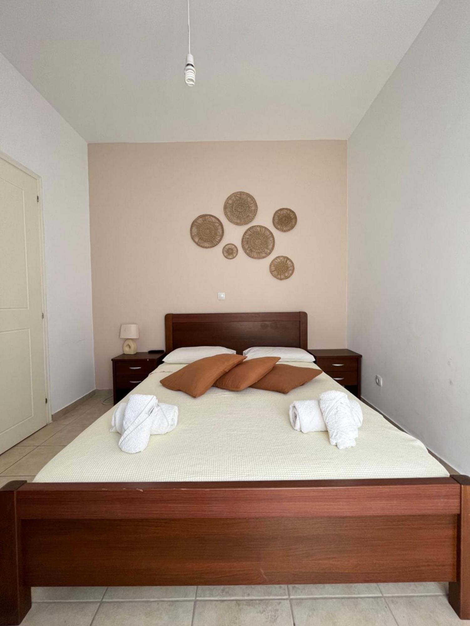 Koutrakis Rooms Finikounta Esterno foto