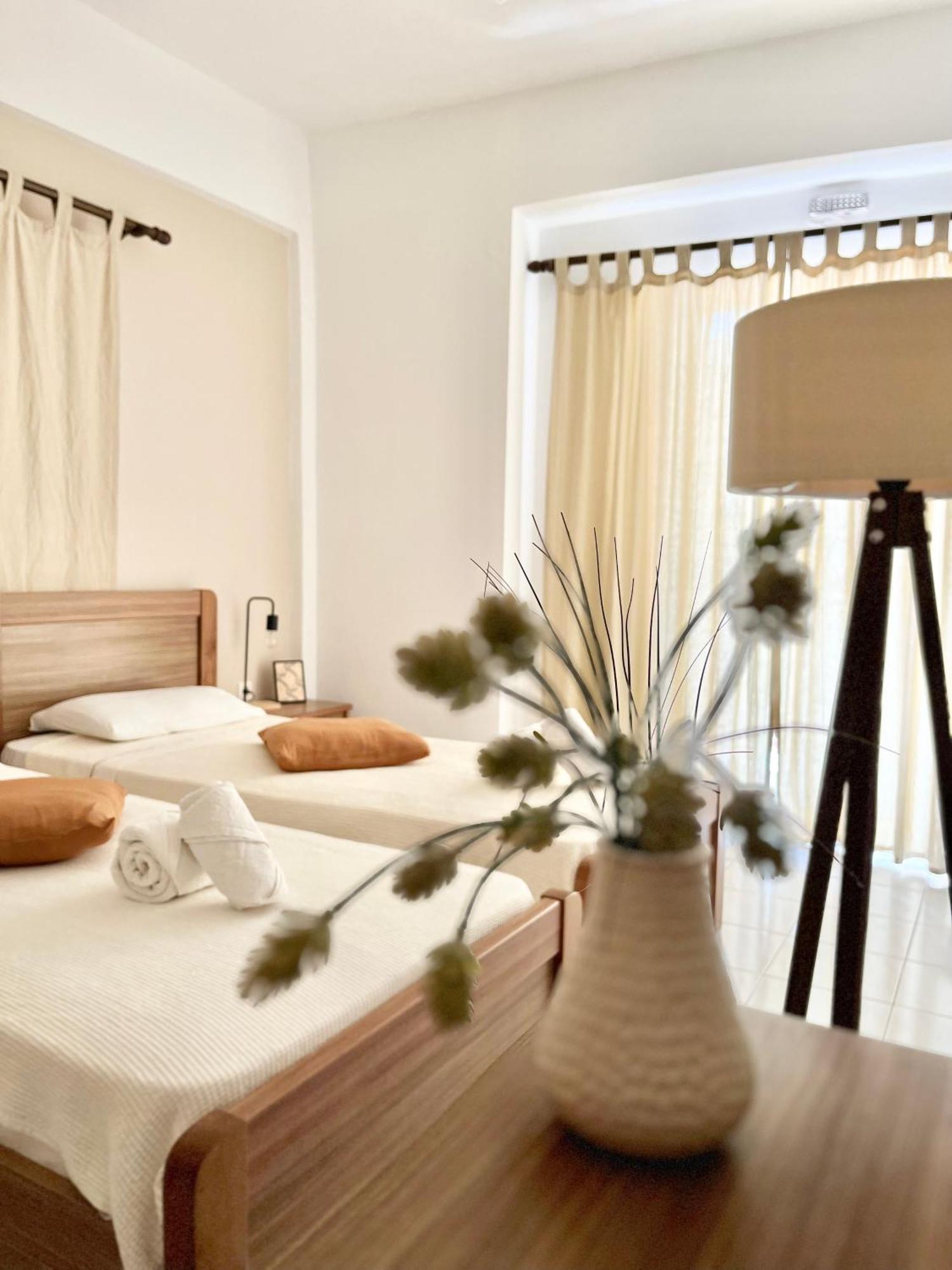 Koutrakis Rooms Finikounta Esterno foto