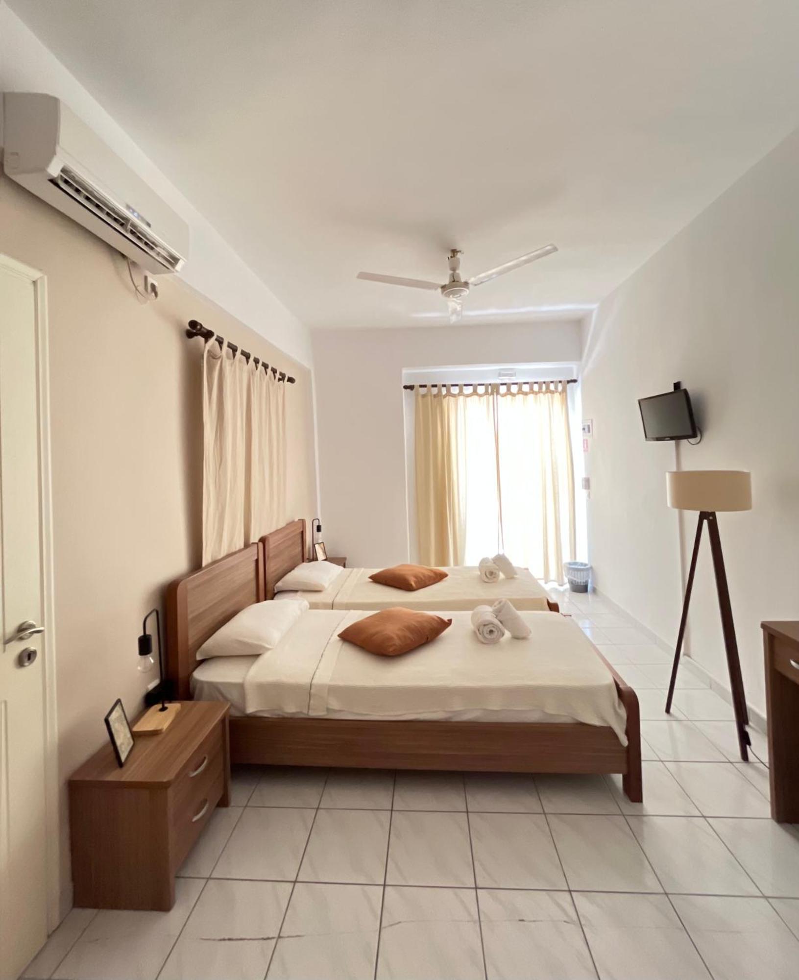 Koutrakis Rooms Finikounta Esterno foto