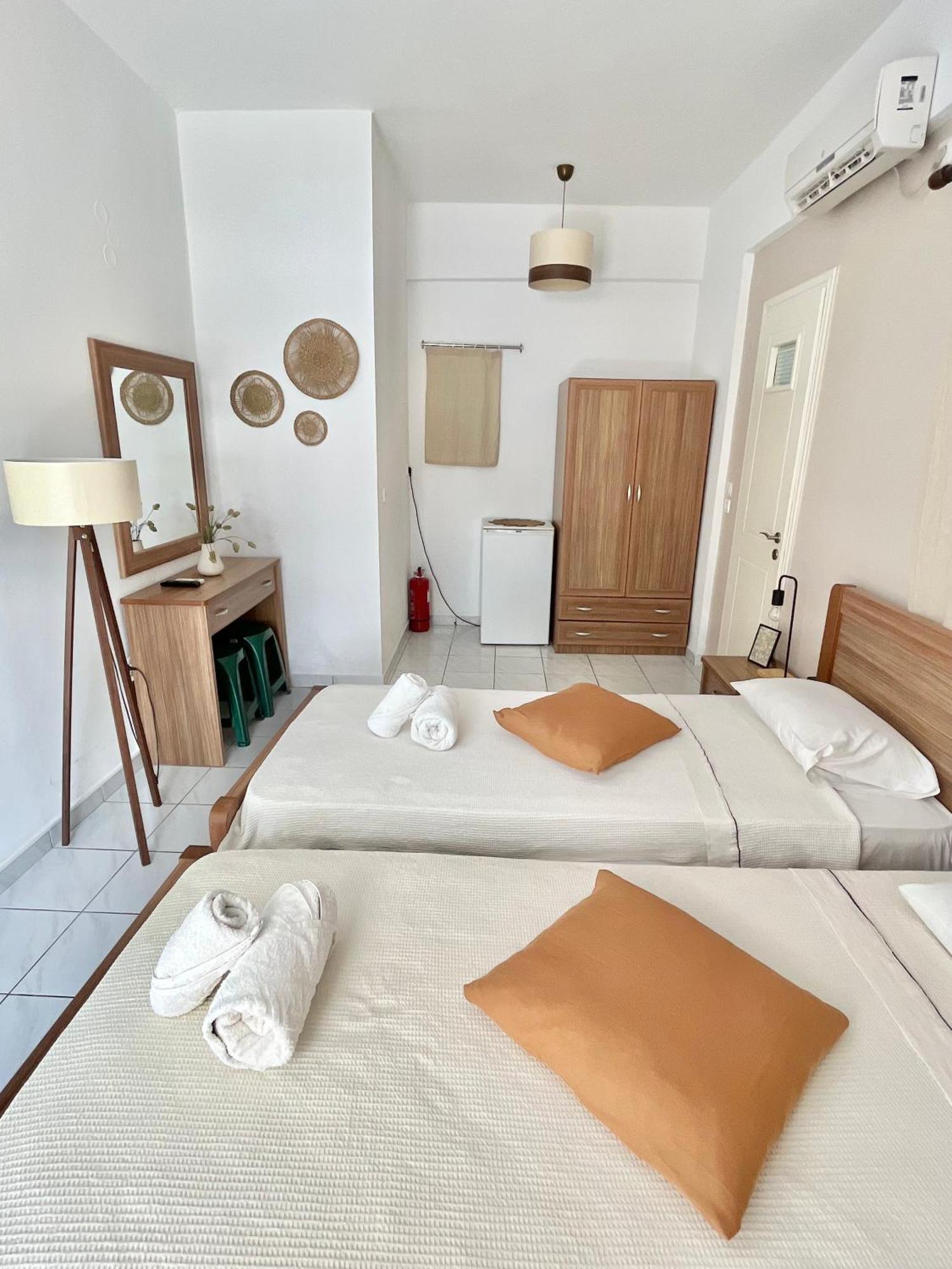 Koutrakis Rooms Finikounta Esterno foto