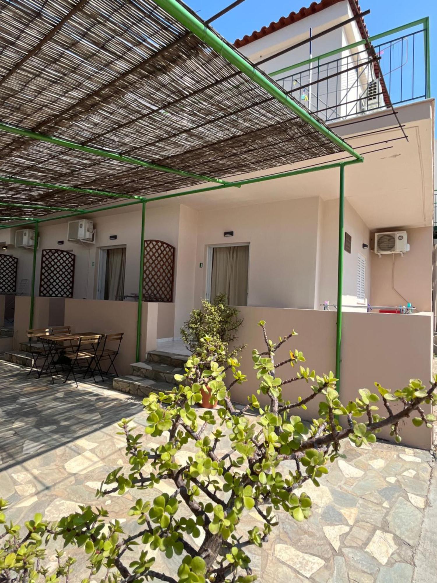 Koutrakis Rooms Finikounta Esterno foto