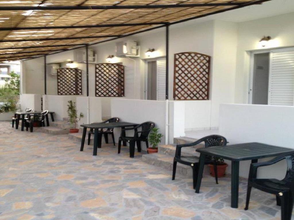 Koutrakis Rooms Finikounta Esterno foto