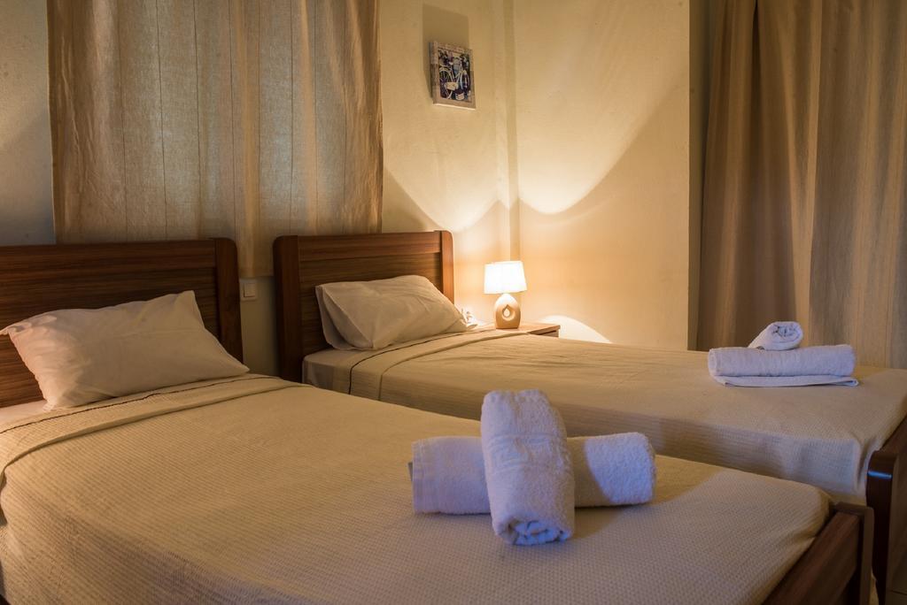 Koutrakis Rooms Finikounta Esterno foto